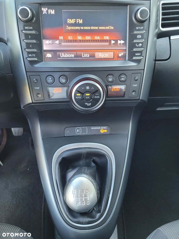 Toyota Verso 1.8 Premium EU6 - 12