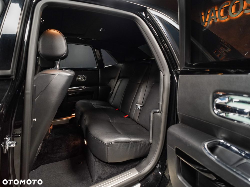 Rolls-Royce Ghost - 32