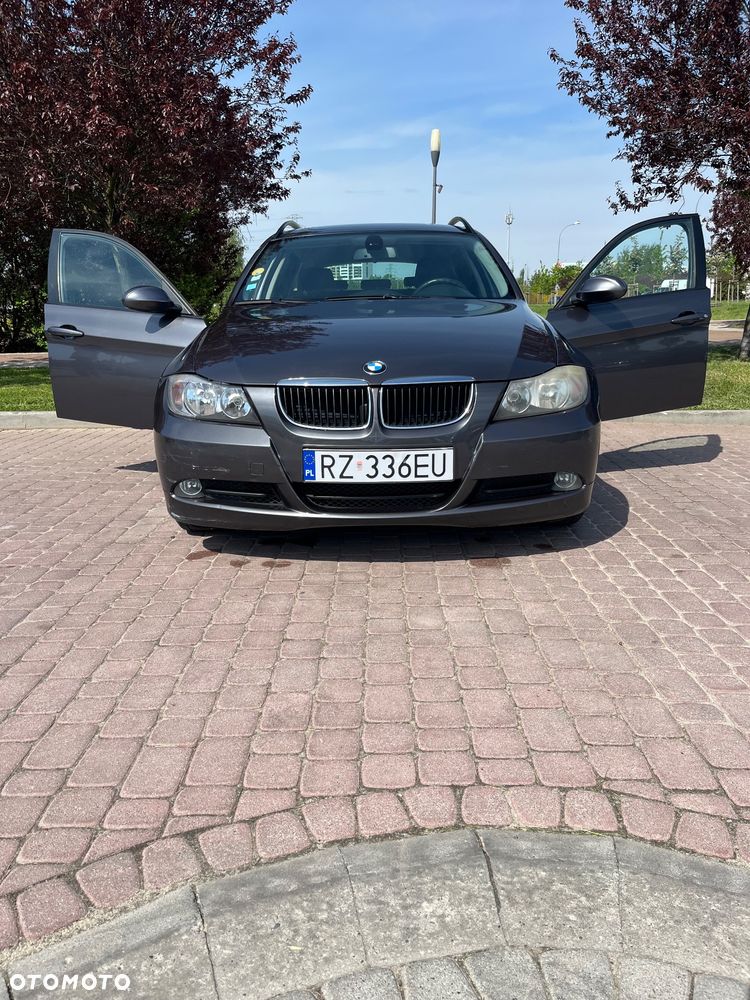 BMW Seria 3 318d - 1