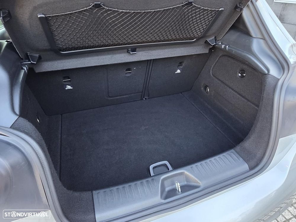 Mercedes-Benz A 180 d AMG Line - 29