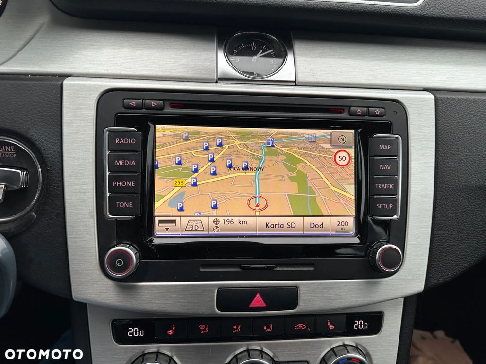 Volkswagen Passat - 12