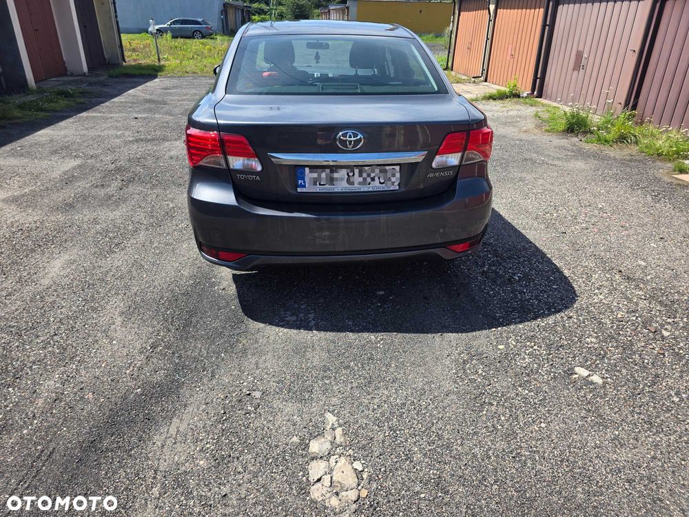 Toyota Avensis - 5
