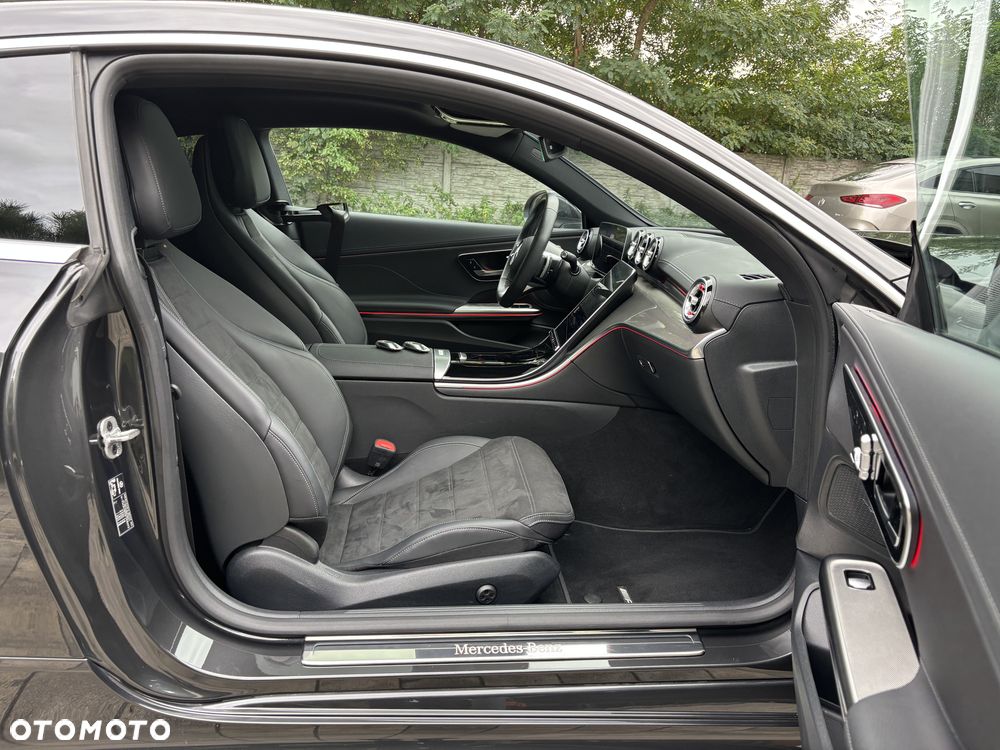 Mercedes-Benz CLE 300 4Matic 9G-TRONIC Edition AMG Line - 24