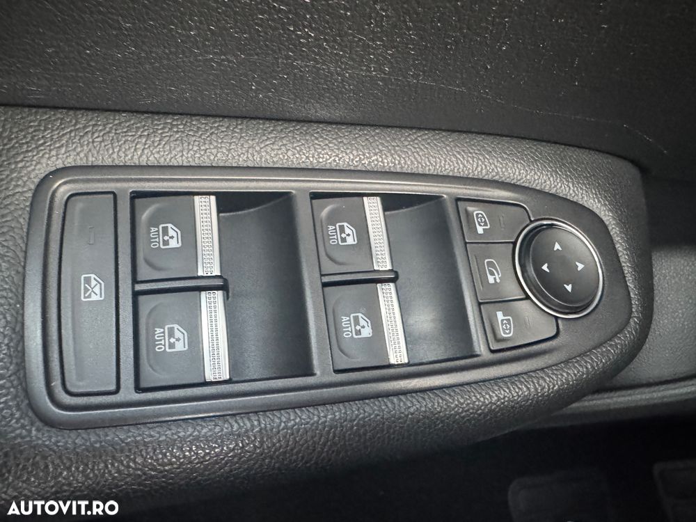 Renault Arkana E-TECH 145 Evolution - 17