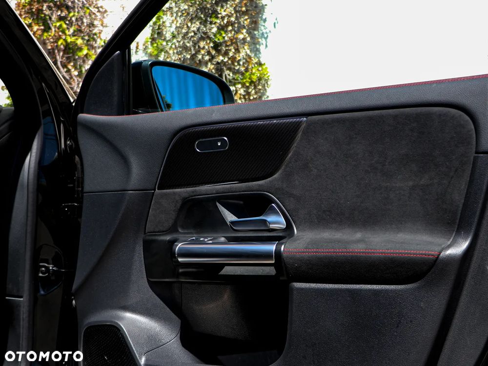 Mercedes-Benz GLA 250e AMG Line - 31