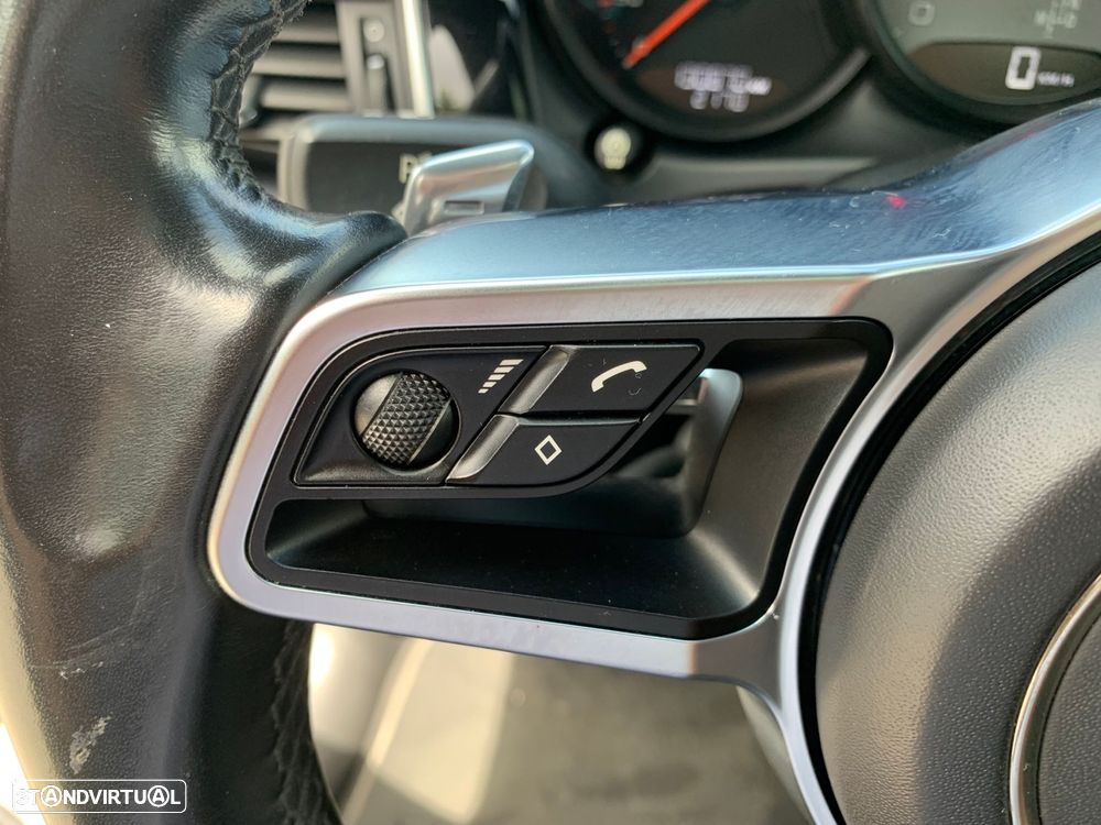 Porsche Macan S - 40