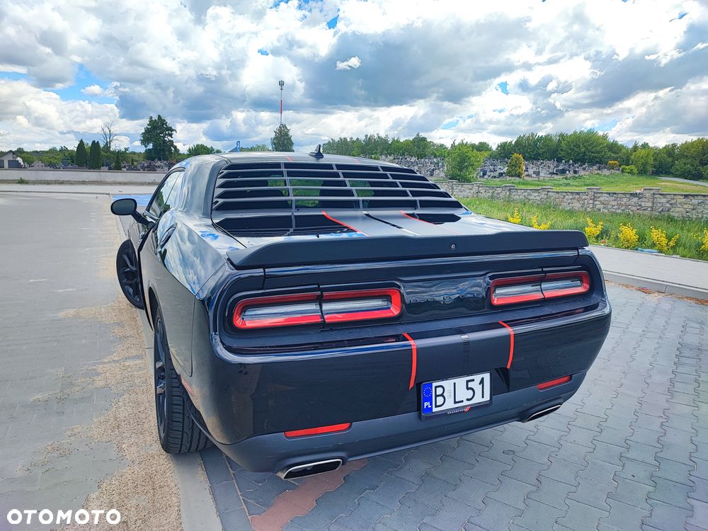 Dodge Challenger - 17
