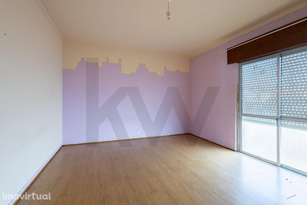 Oportunidade de Investimento - Moradia com 2 Frações + Anexo e Quintal - Grande imagem: 2/21