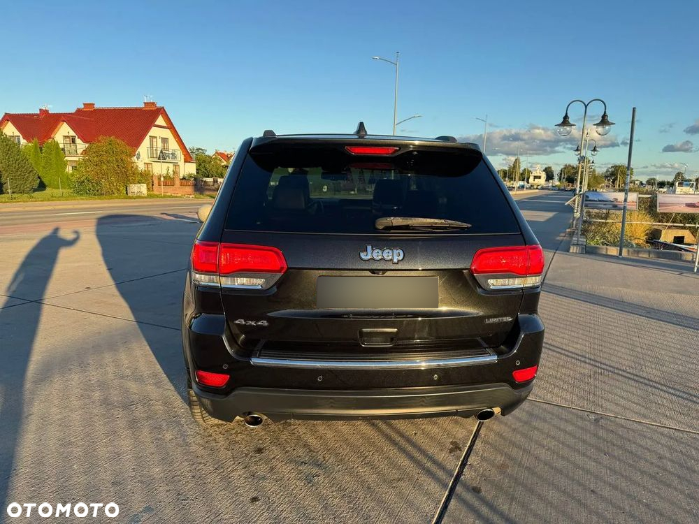 Jeep Grand Cherokee - 12