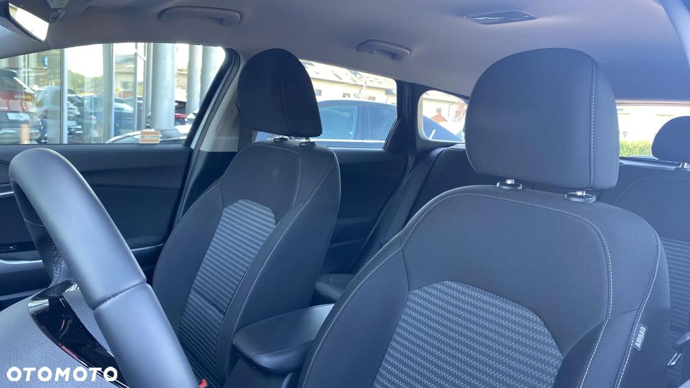 Kia Ceed - 10
