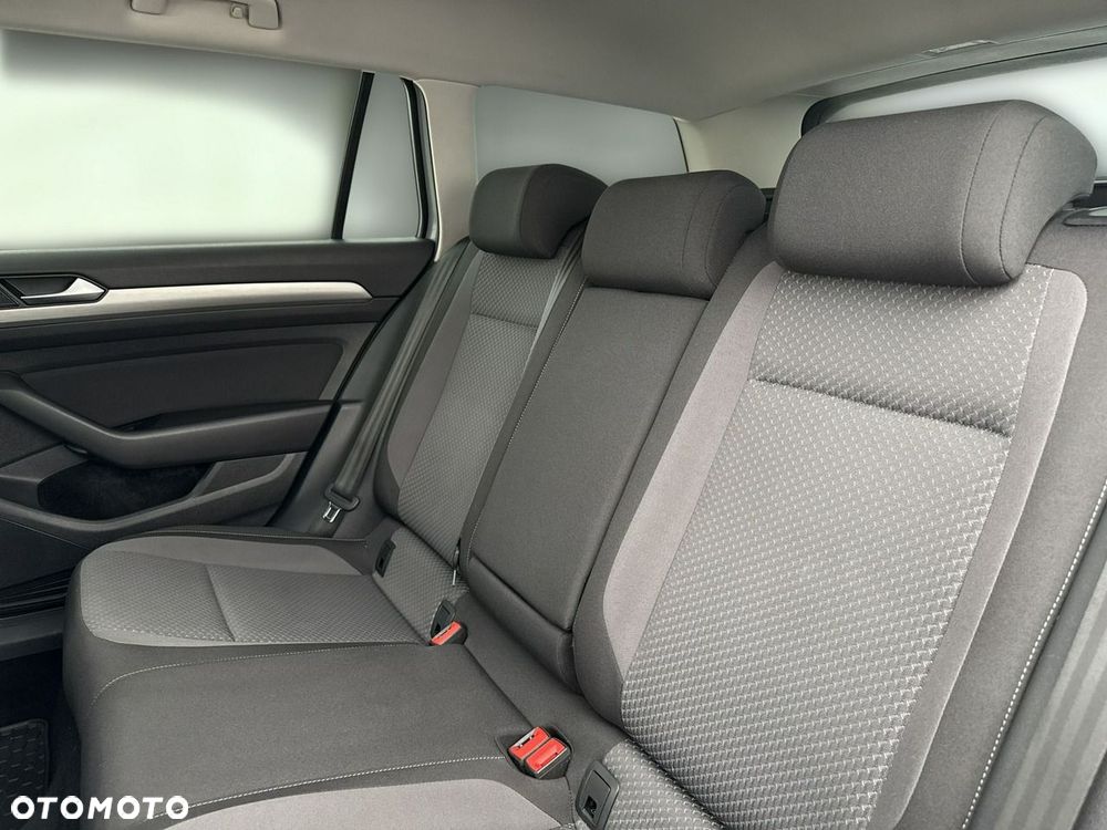Volkswagen Passat - 19