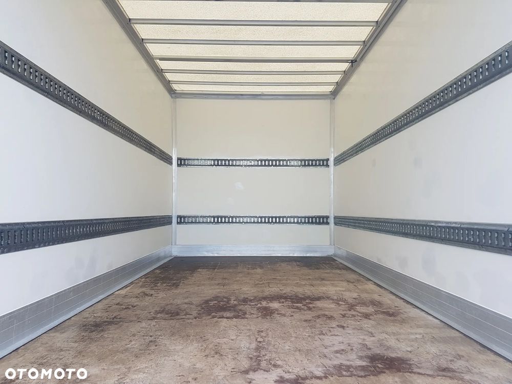 Renault MASTER KONTENER 8EP 4,22x2,23x2,22 KLIMA MANUAL KRAJOWY 6-BIEGÓW - 18