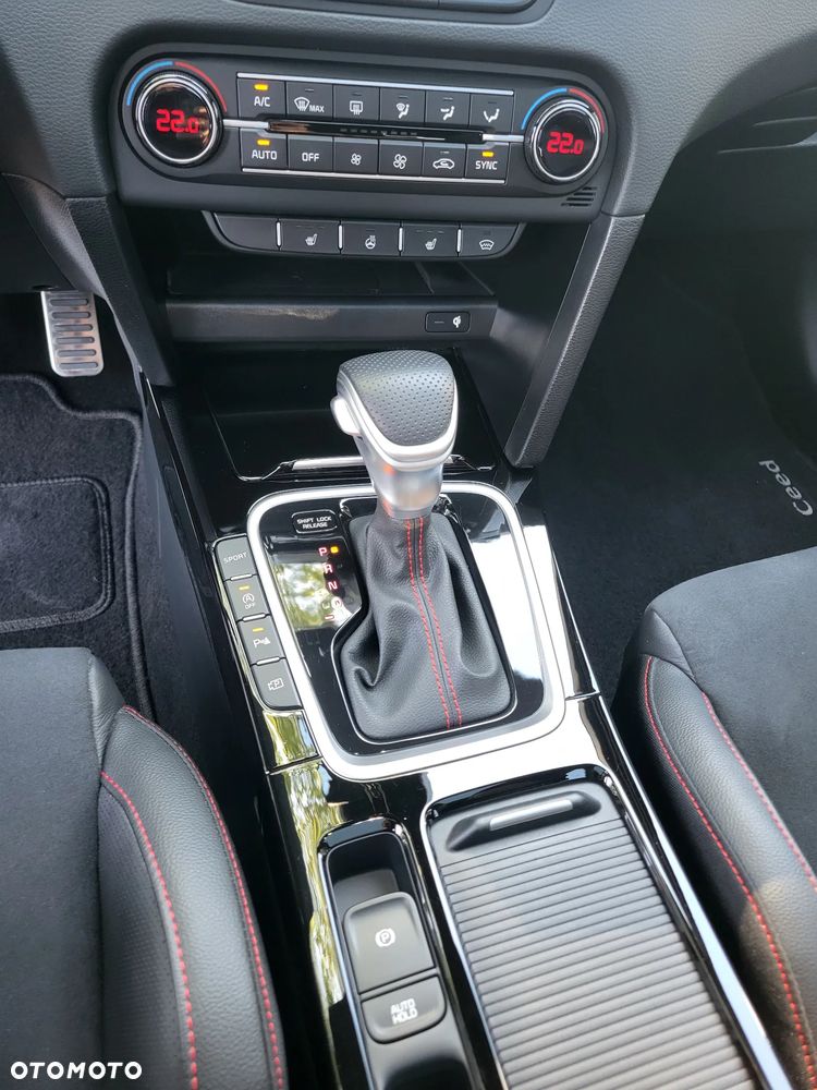 Kia ProCeed - 19