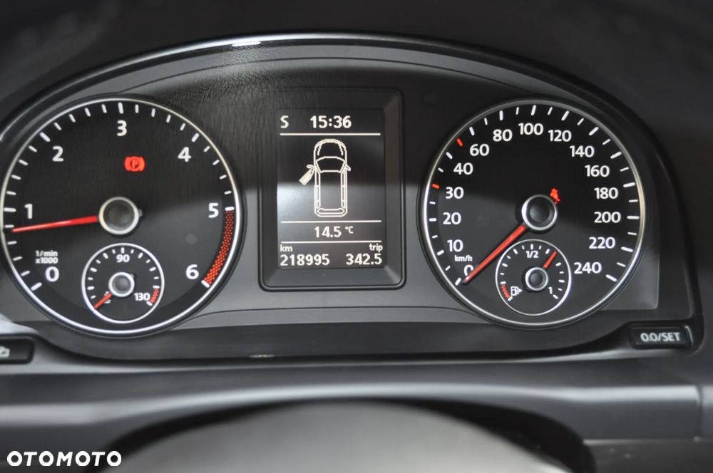 Volkswagen Touran - 28