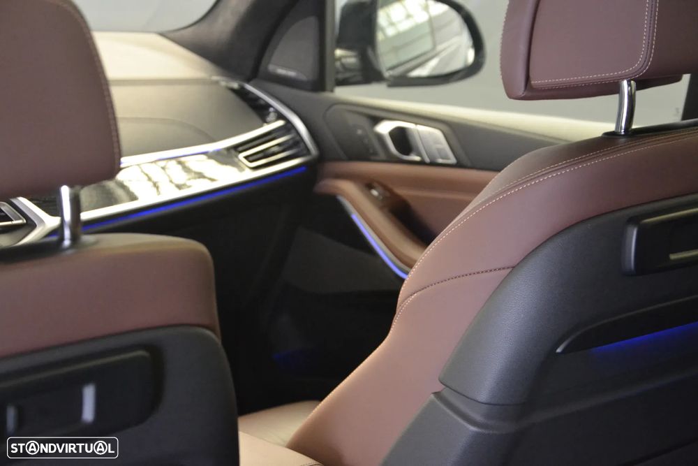 BMW X7 40 d xDrive Pack M - 28