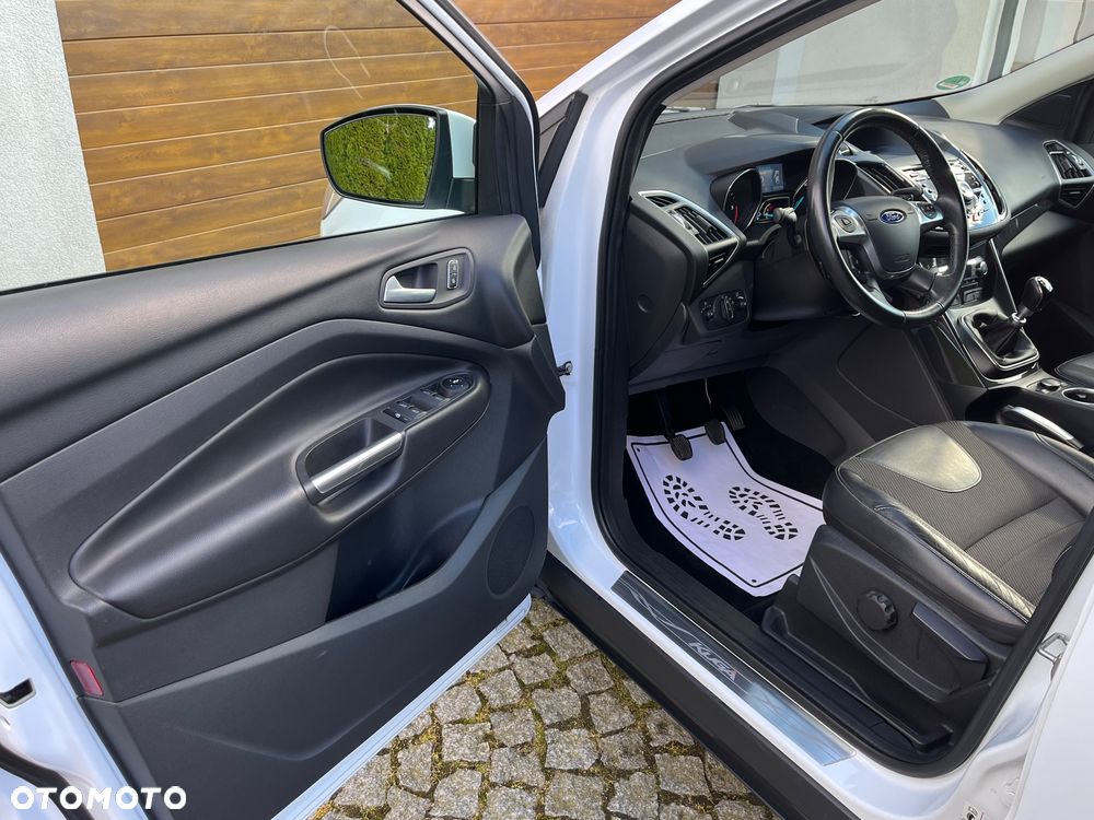 Ford Kuga - 12