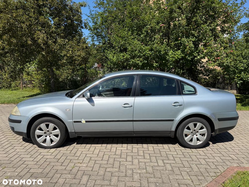Volkswagen Passat - 4