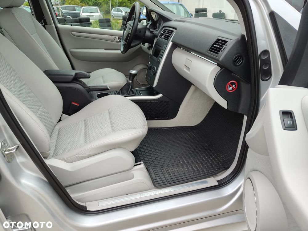 Mercedes-Benz Klasa B 150 Special Edition - 17