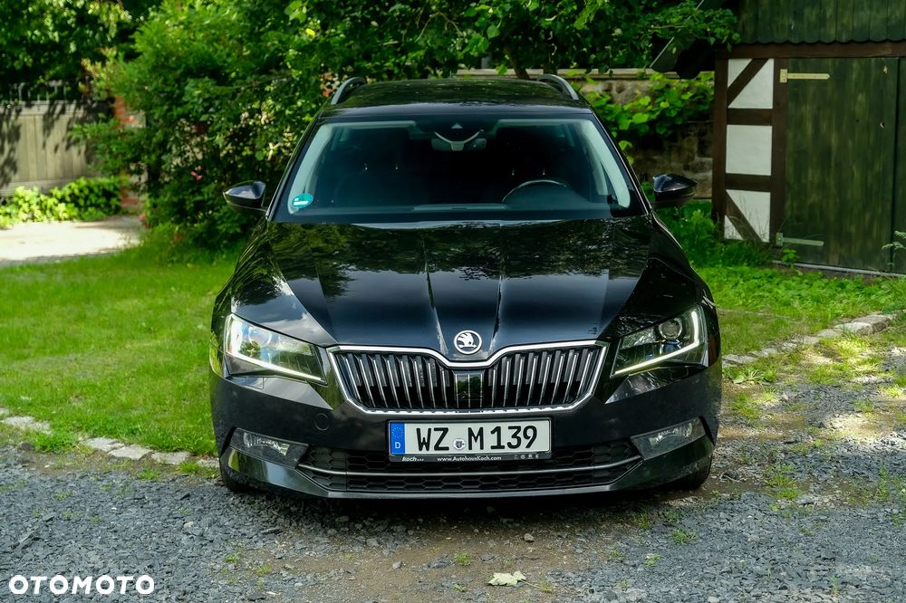 Skoda Superb 2.0 TDI DSG Premium Edition - 2