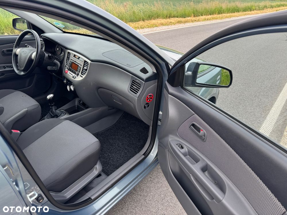 Kia Rio 1.4 EX Basis - 11