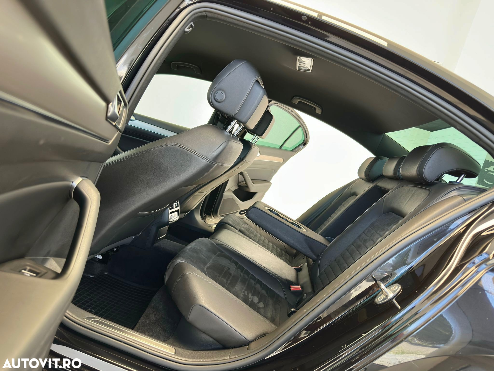 Volkswagen Passat Variant 2.0 TDI DSG Highline - 8