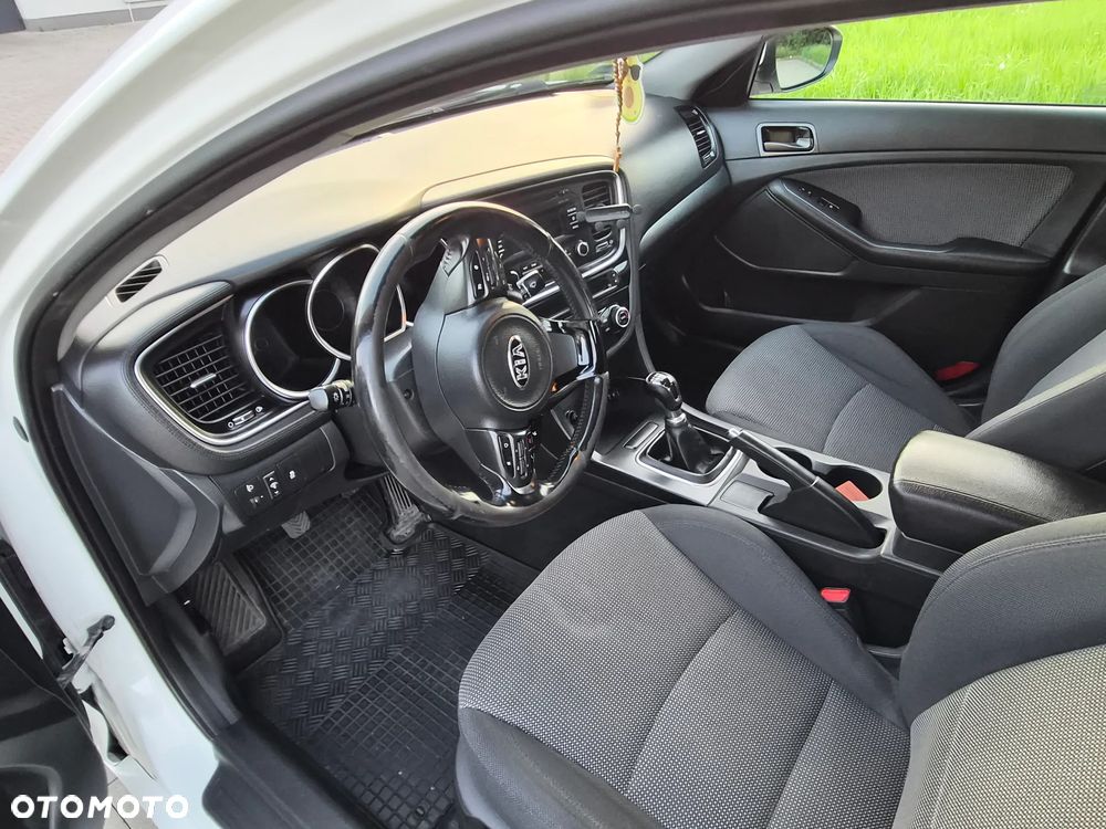 Kia Optima 2.0 M - 8