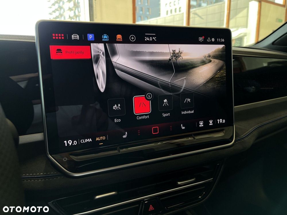 Volkswagen Passat Variant 2.0 TDI SCR R-Line Plus DSG - 24