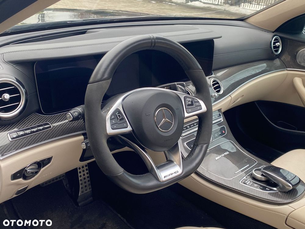 Mercedes-Benz Klasa E - 23