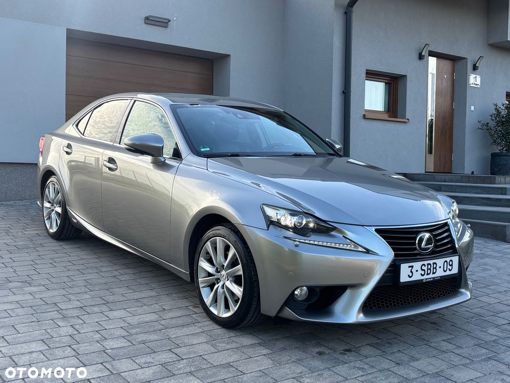 Lexus IS 300h Prestige - 1
