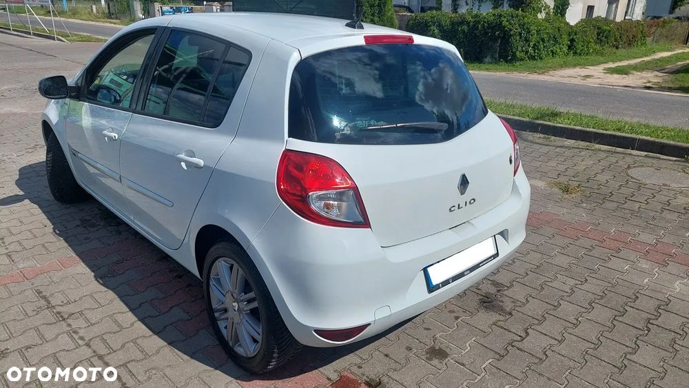 Renault Clio 1.2 16V 75 Night and Day - 3