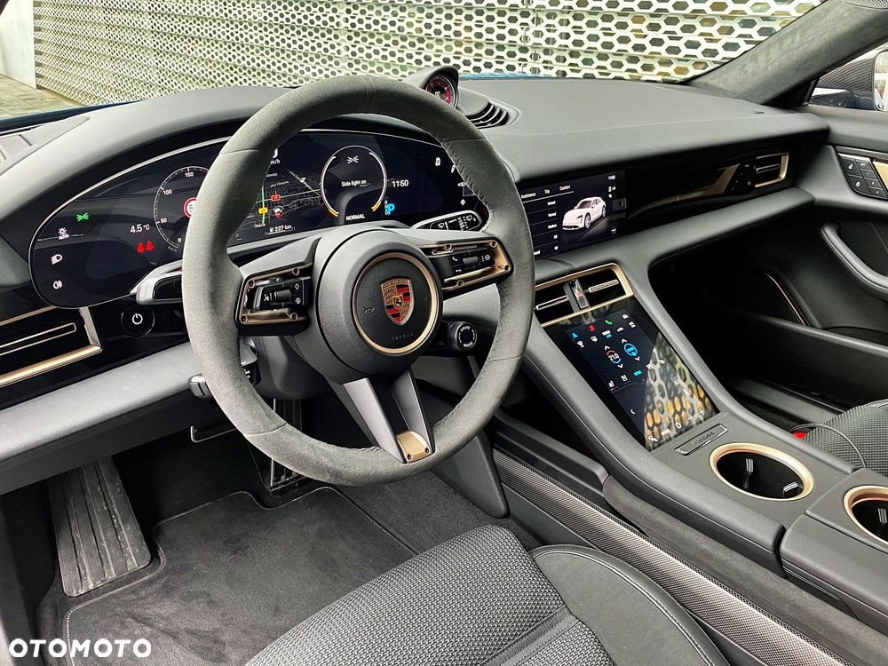 Porsche Taycan Turbo S - 17