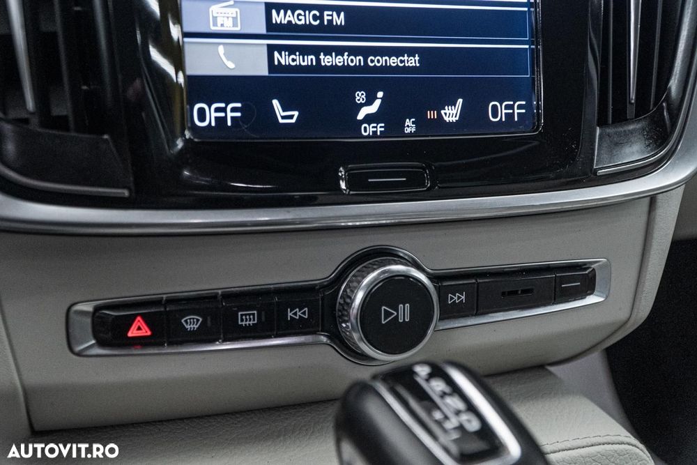 Volvo V90 D3 Geartronic Momentum Pro - 16