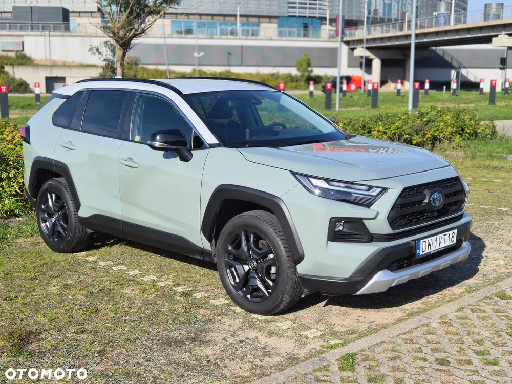 Toyota RAV4 - 1