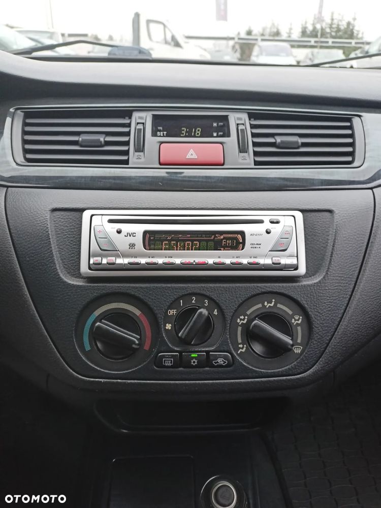 Mitsubishi Lancer - 10