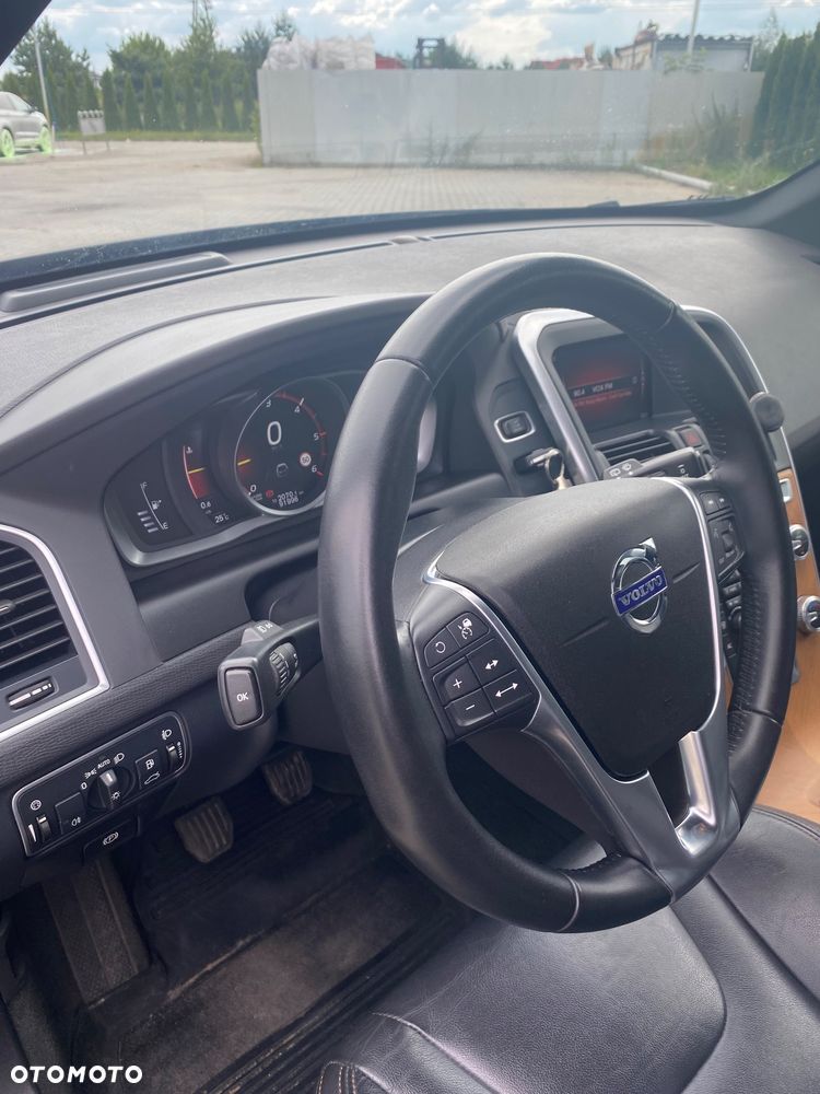 Volvo XC 60 D3 Drive-E Momentum - 9