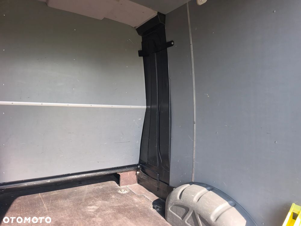 Volkswagen Crafter - 11