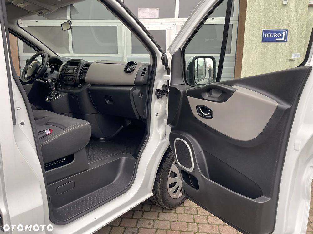 Nissan NV300 Trafic Vivaro 9-OSOBOWY - 20
