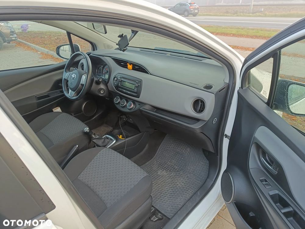 Toyota Yaris - 15