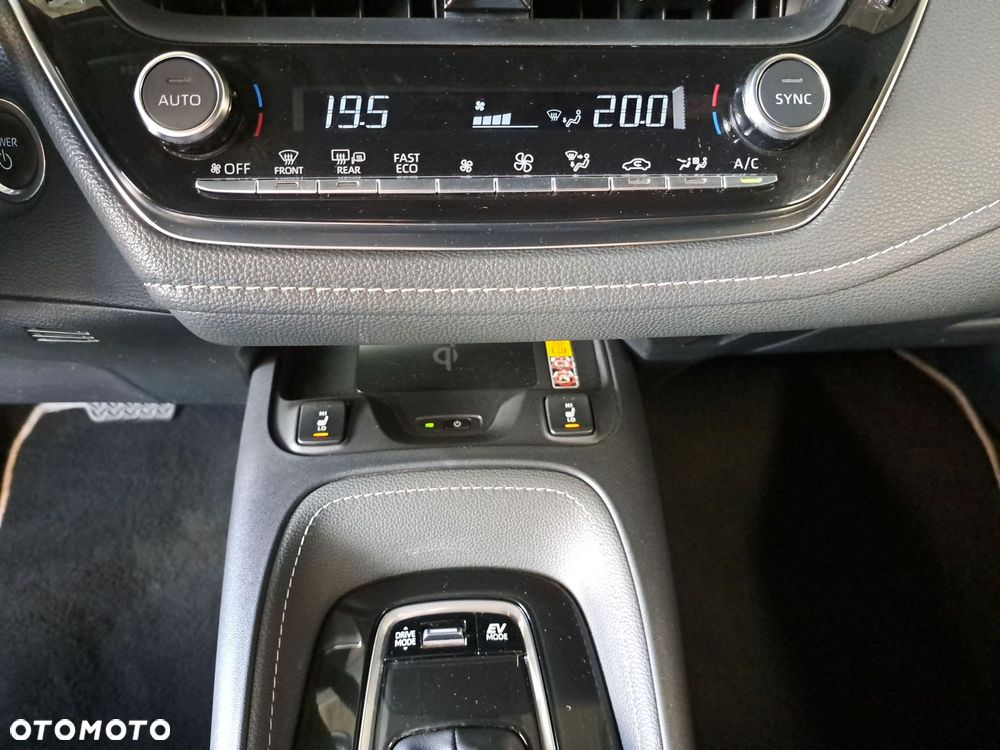 Toyota Corolla 1.8 Hybrid Style - 28