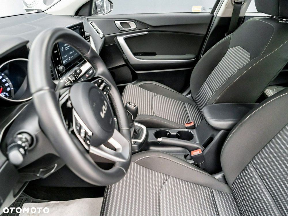 Kia Ceed 1.5 T-GDI M - 22
