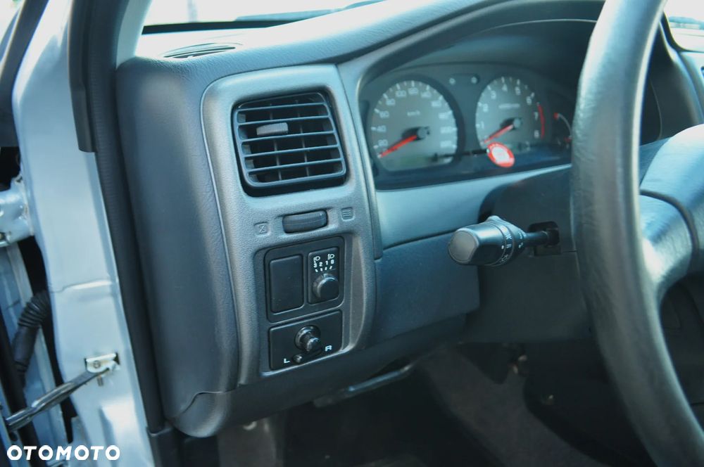 Nissan Almera - 13