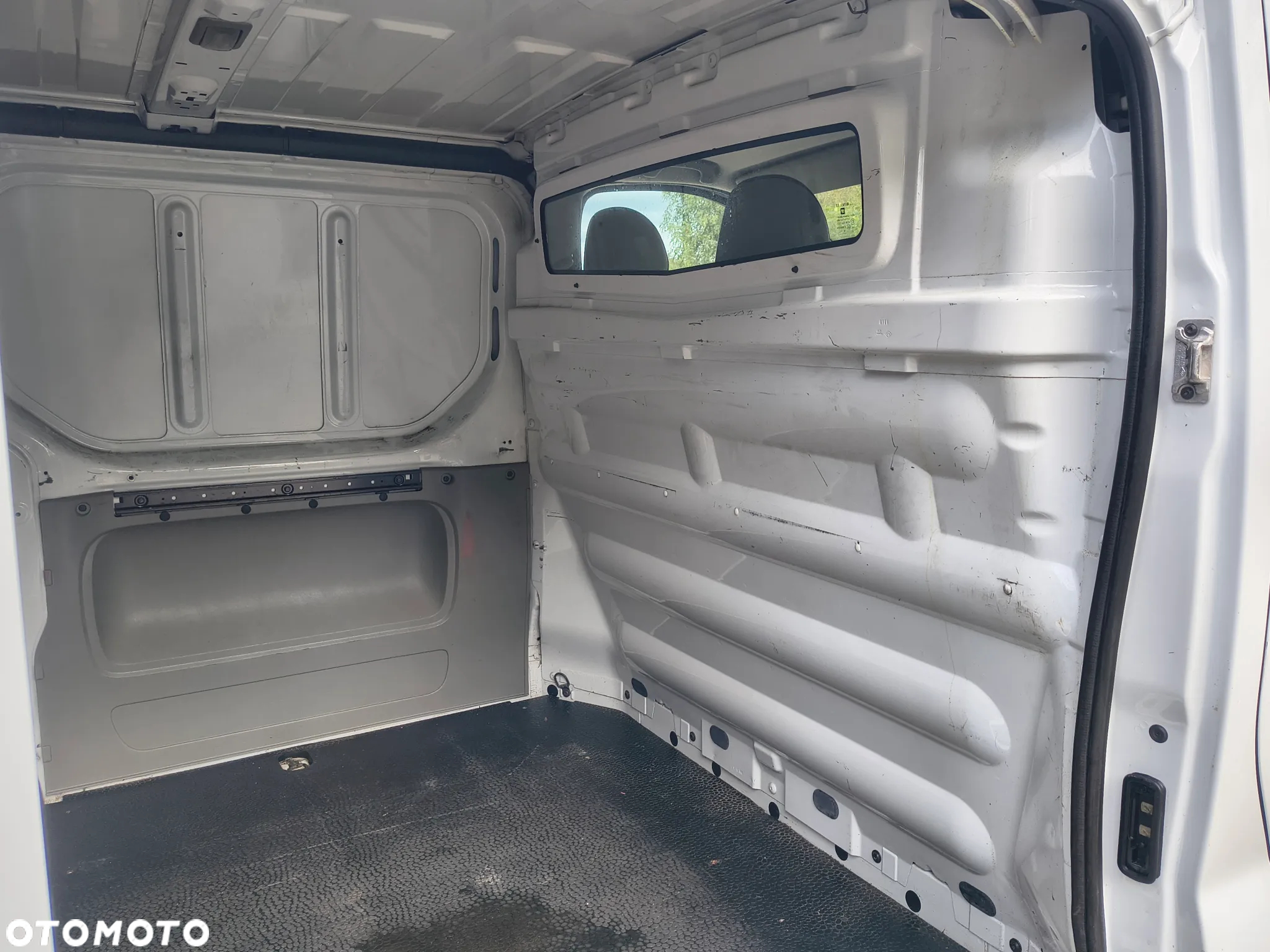 Opel Vivaro - 26