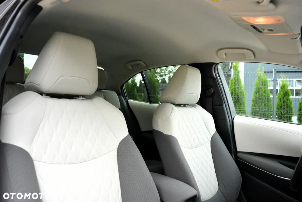Toyota Corolla 1.8 Hybrid Comfort - 17