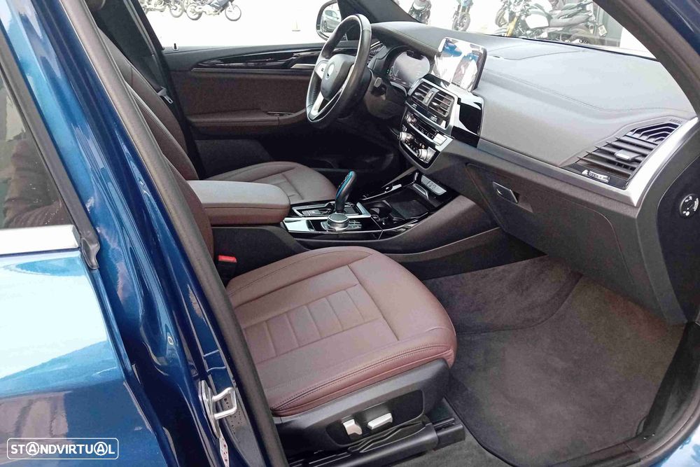 BMW iX3 Inspiring - 12