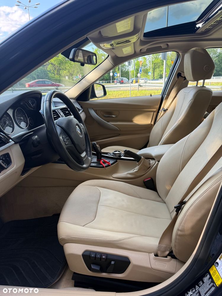 BMW Seria 3 328i xDrive - 16