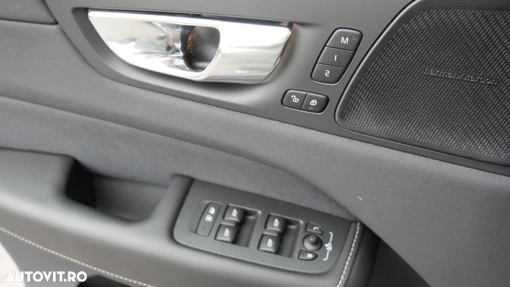 Volvo XC 60 T8 Twin Engine AWD R-Design - 15