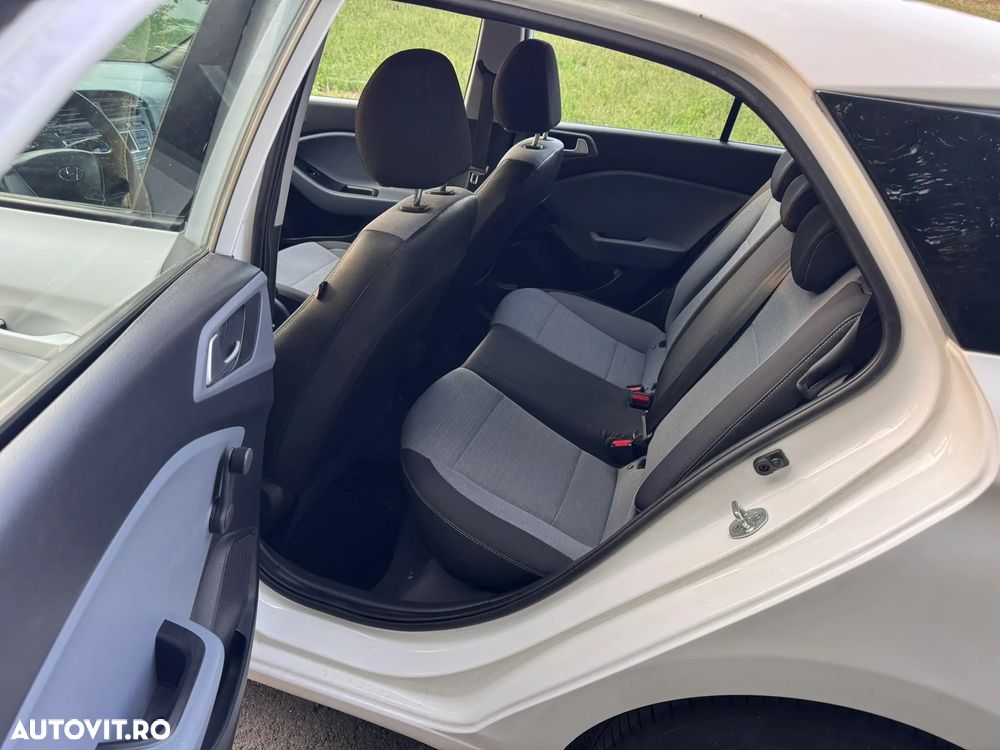 Hyundai i20 - 11