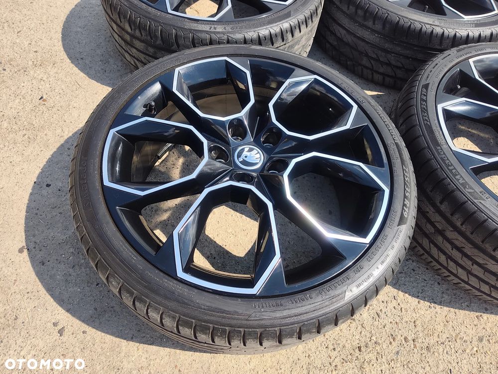 5x112 Felgi Aluminiowe Alufelgi Oryginalne 19 Koła Letnie Lato Skoda Octavia 5E 5E0 RS VRS 3 III 4 IV 2 II SUPERB SEAT Cupra Leon FR TOLEDO ALTEA EXEO AUDI A3 8V 8P A4 B5 B6 B7 A6 C5 A4 VW Passat Golf 6 7 GTI GTD Touran CADDY JETTA Legnica ALU-RAD 235/35 25r. 6,5mm - 3