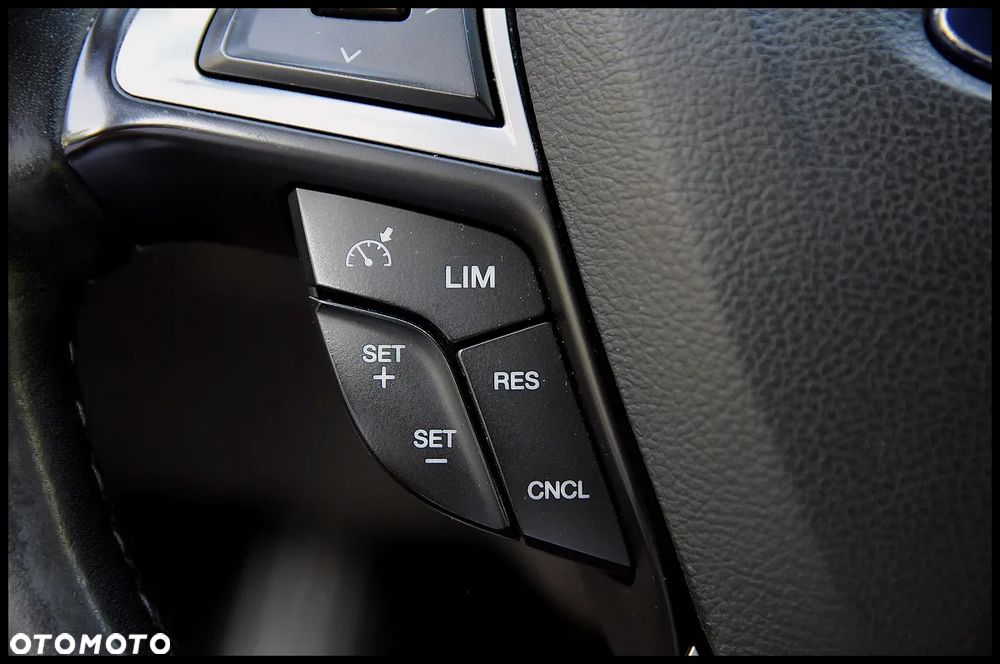 Ford Mondeo - 32