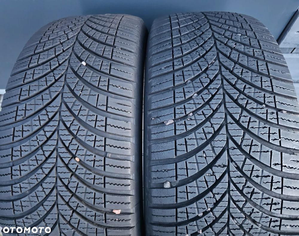 Goodyear Vector4Seasons Cargo 225/55R17 109/107H - 3